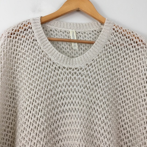 Aeropostale Beige Cream Open Knit Crew Neck Oversized Batwing Sweater Size M/L - Picture 3 of 8